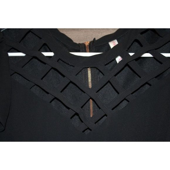 Xhilaration Black Dress with Criss Cross Pattern on Front Size Small - Picture 2 of 5